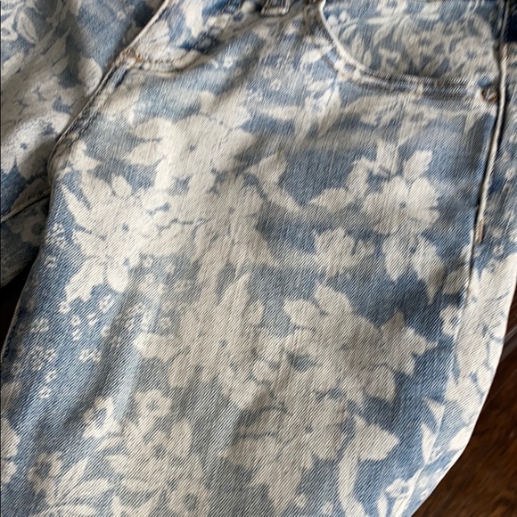 Free people 26” waist floral jeans cropped pant - Picture 3 of 7
